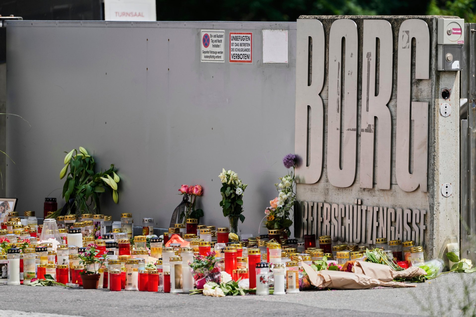 Ngushëllime për viktimat e tragjedisë në BORG Dreierschützengasse, Graz